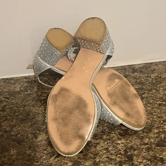 Silver & Rhinestone Block Low Heel Smarty Size 7.5 - Picture 6 of 6